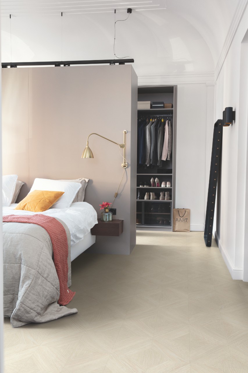 Ламинат Quick Step Impressive Patterns Дуб Палаццо белый IPE 4501 1200×396×8 фото в интерьере